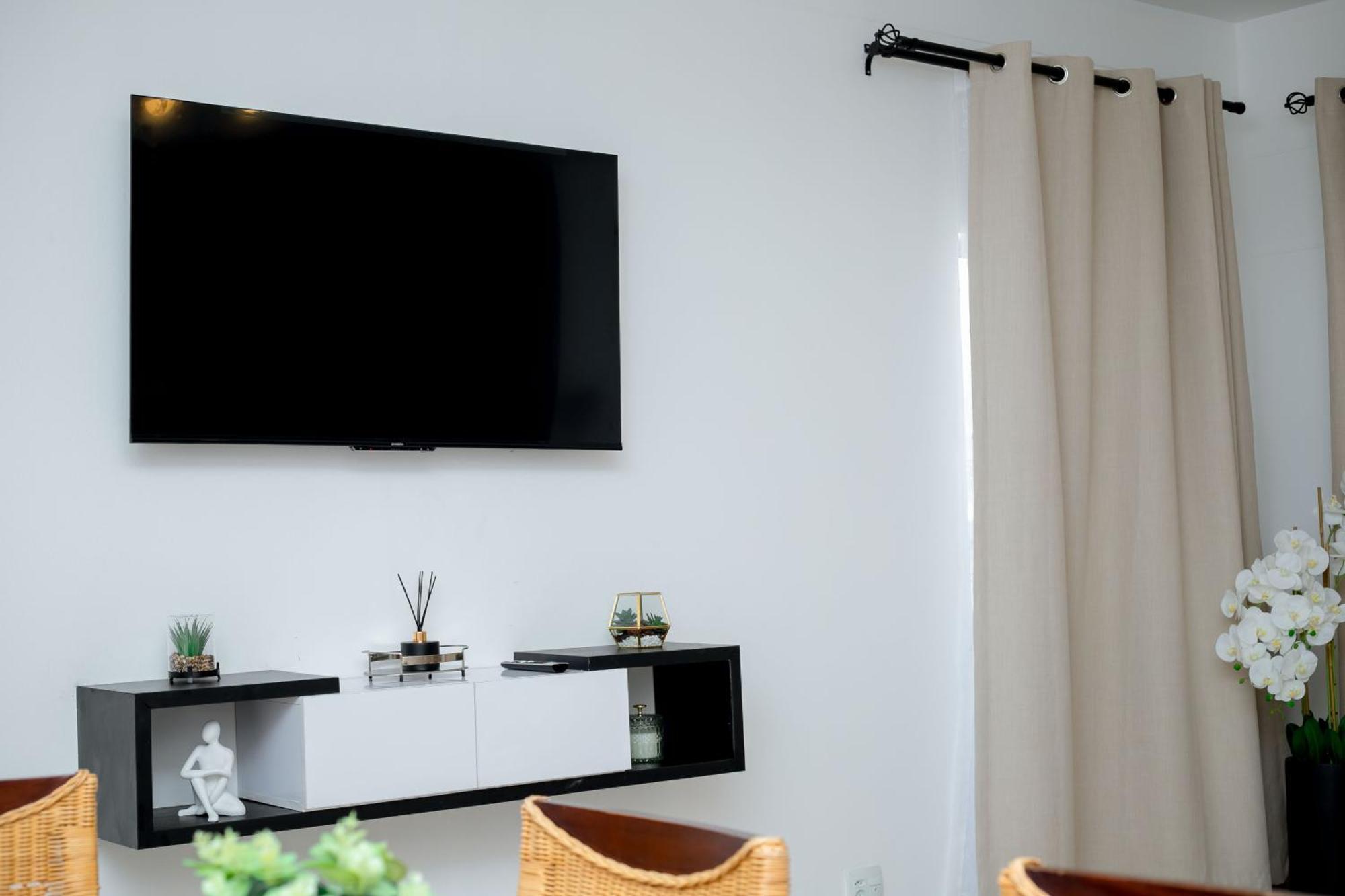 Urban Oasis Apartments At Hidas 빈트후크 외부 사진