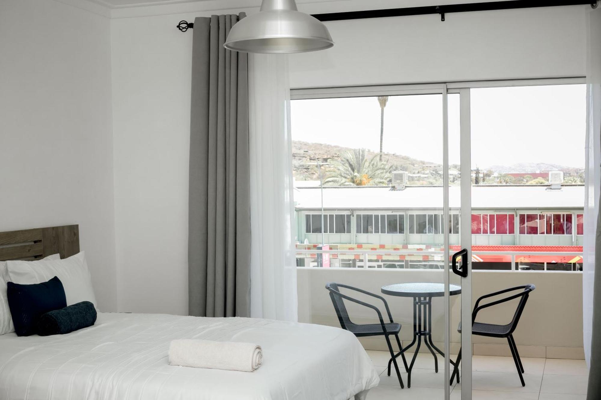 Urban Oasis Apartments At Hidas 빈트후크 외부 사진